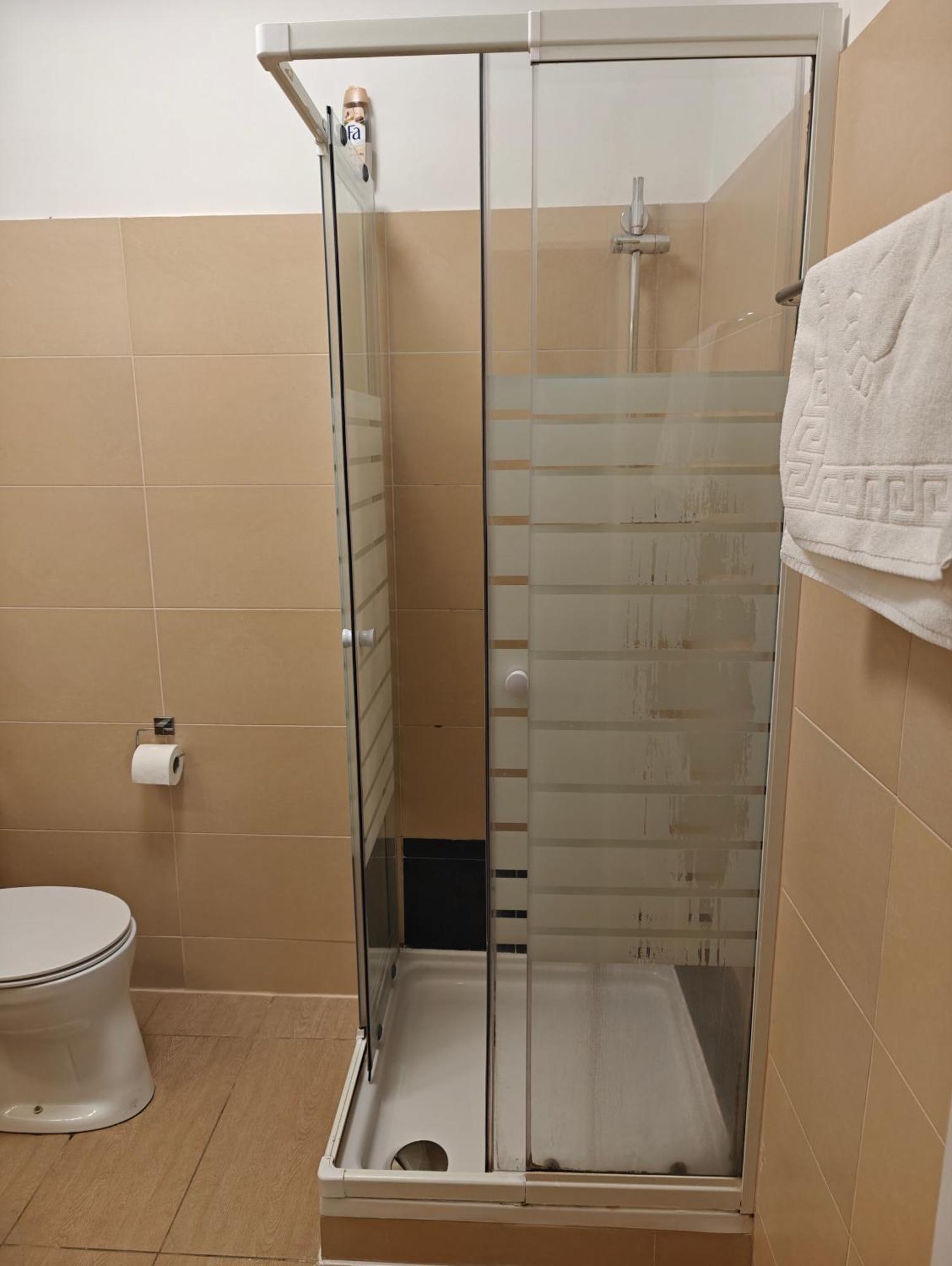 Hotel Viktoria Bécs Kültér fotó